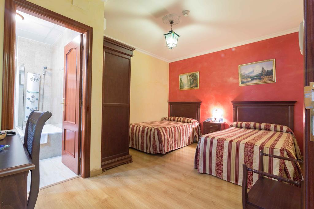 Hotel Esmeralda Osuna Exteriér fotografie